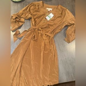 Gorgeous Michael kors nwt dress size large gold accents